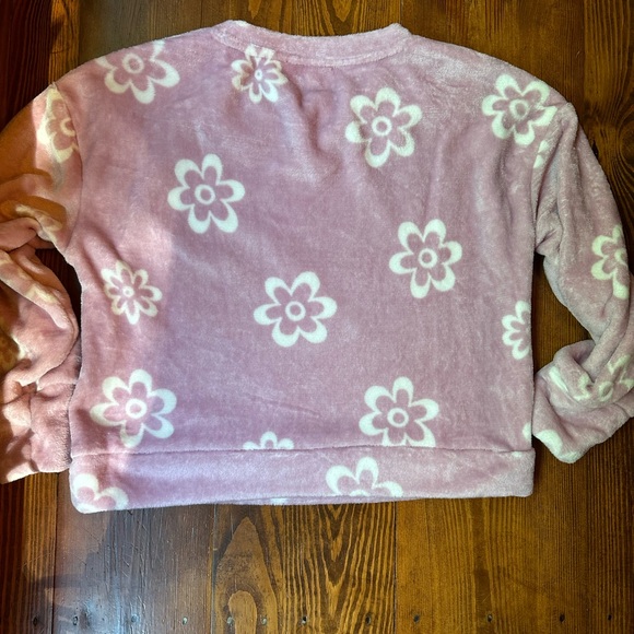 Hippie Rose Junior’s Daisy Printed Sweatshirt 💕 - Picture 7 of 8